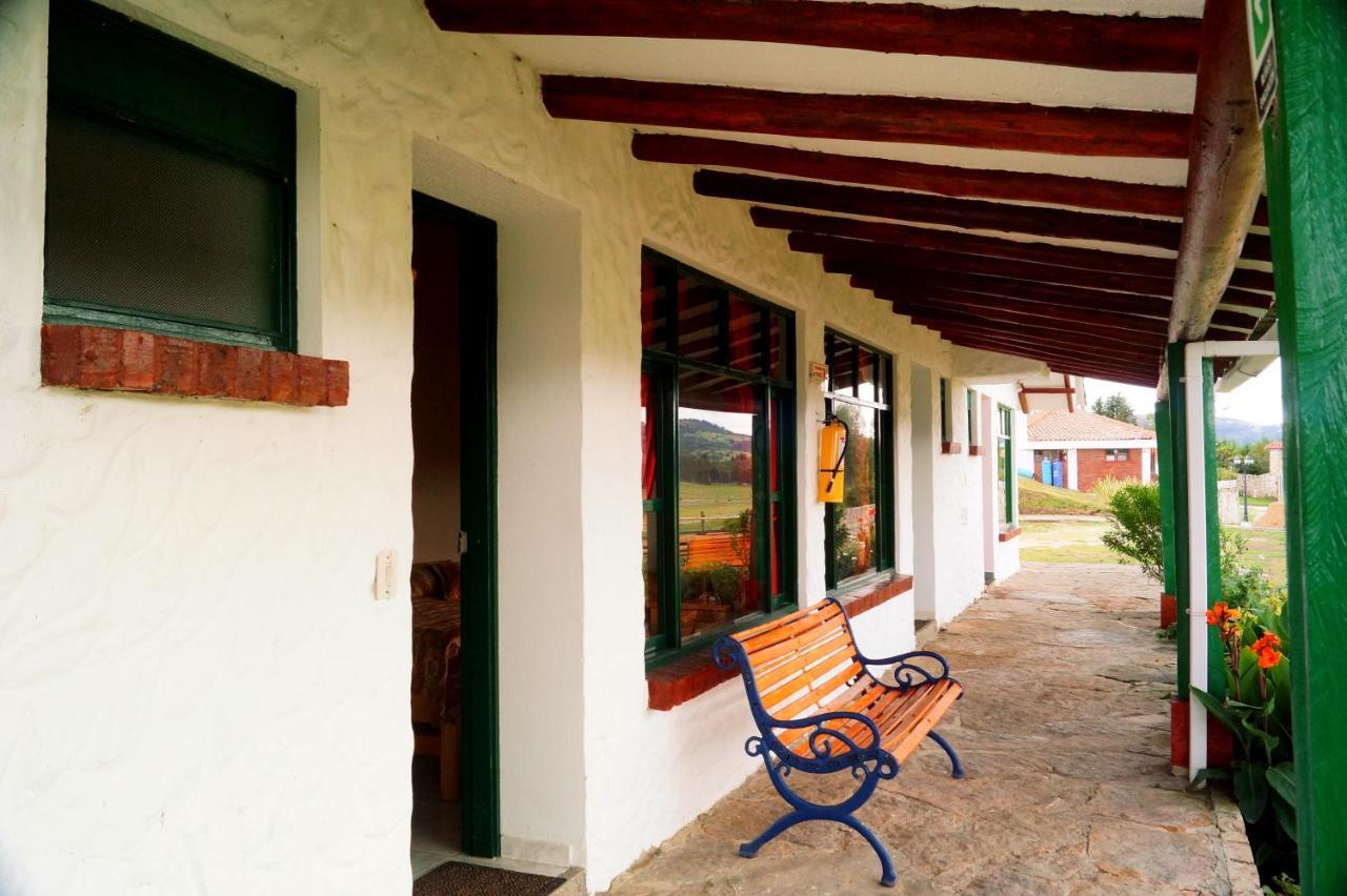 Hotel Cabanas San Cayetano Paipa Exterior foto