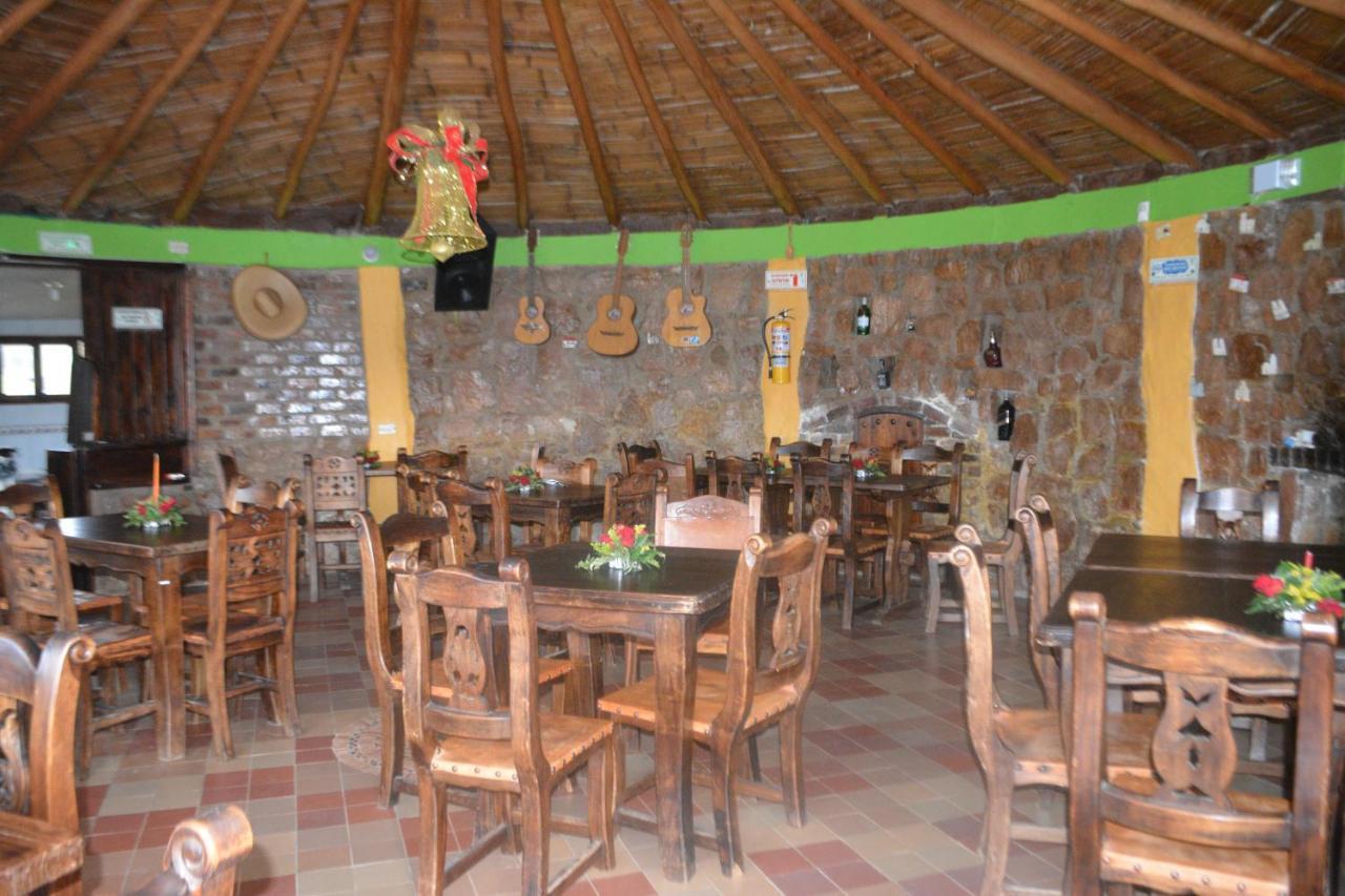Hotel Cabanas San Cayetano Paipa Exterior foto